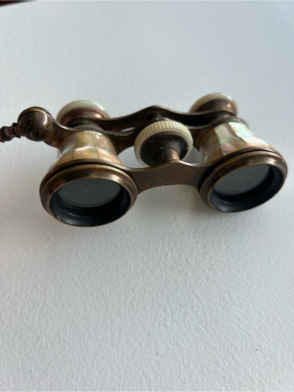 Antique Chevalier Paris Mother of Pearl Opera Glasses with Lorgnette Handle - Picture 8 of 15